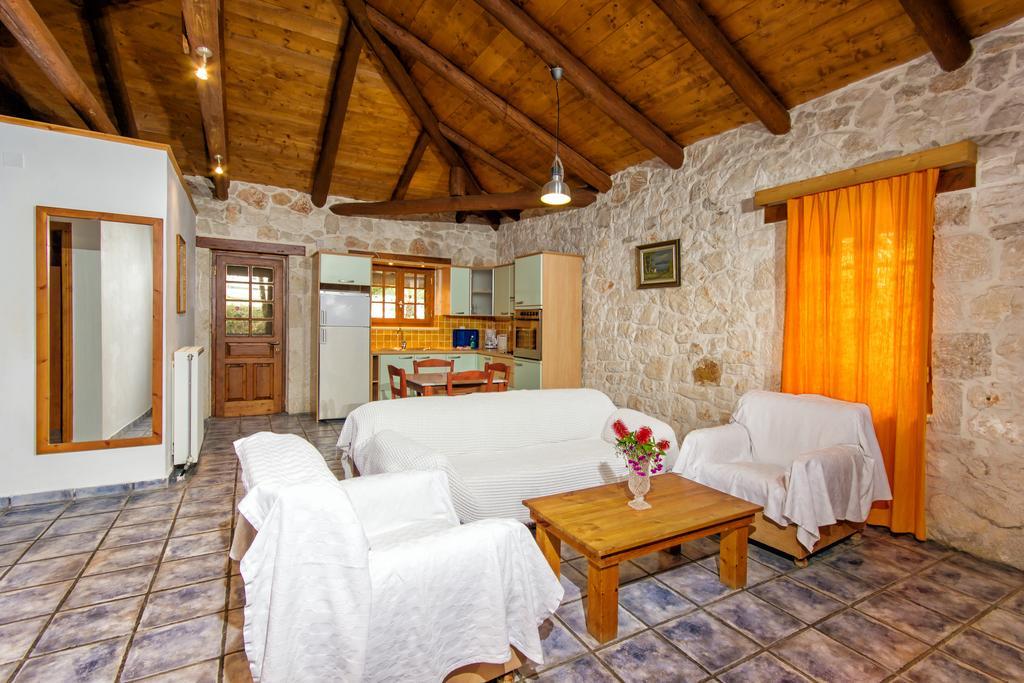 Liuba Houses Vasilikí Habitación foto